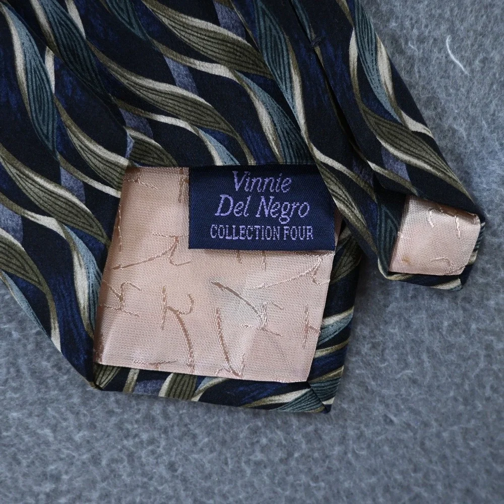Jimmy Z Mens Vinnie Del Negro Collection Four‎ Silk Tie OS Navy Blue Geometric